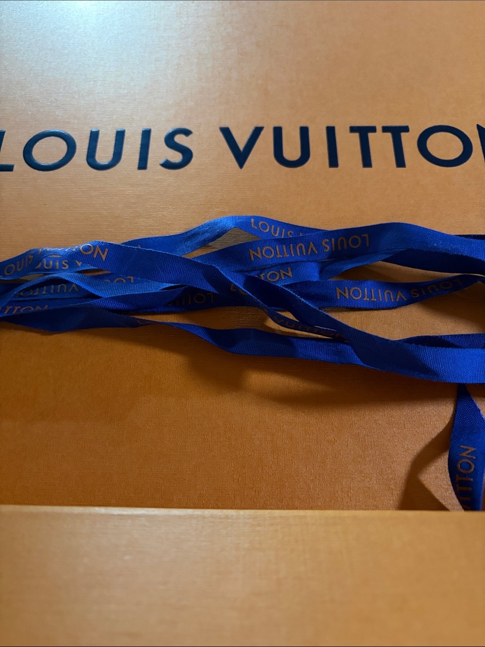 Louis Vuitton Orange Signature Gift Box & Ribbon - Picture 2 of 10